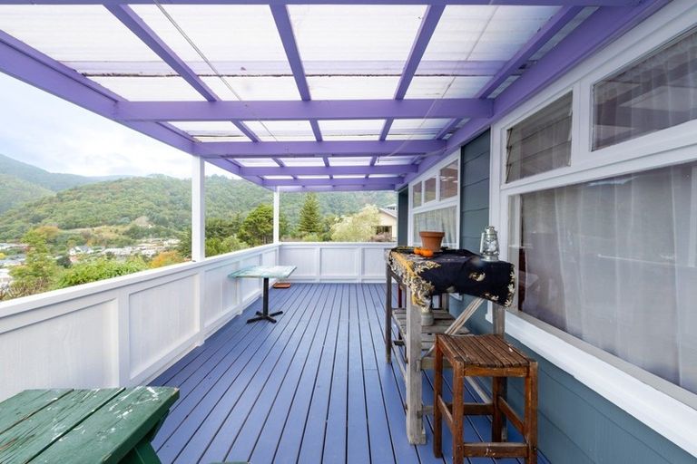 Photo of property in 25 Dorset Street, Picton, 7220