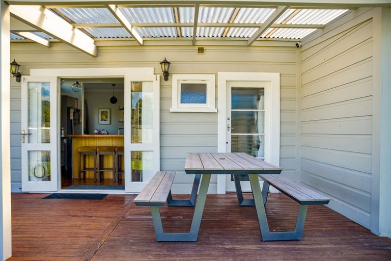 Photo of property in 22 Connolly Street, Boulcott, Lower Hutt, 5010