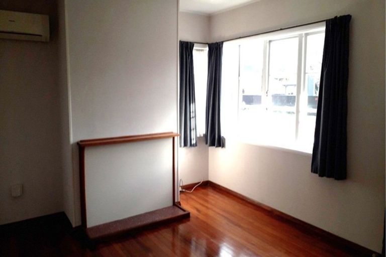 Photo of property in 35 Cumnor Terrace, Woolston, Christchurch, 8023