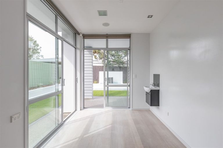 Photo of property in 8a Rotherham Street, Riccarton, Christchurch, 8041