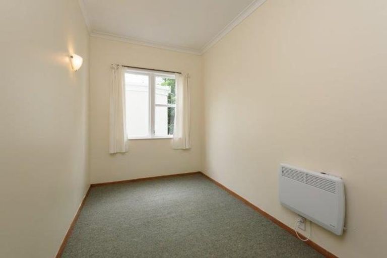 Photo of property in 43 Grant Road, Thorndon, Wellington, 6011