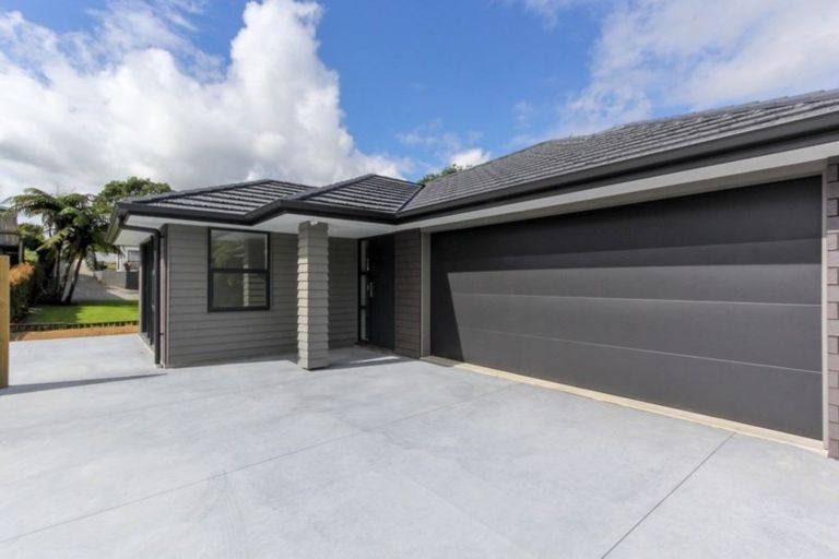 Photo of property in 5 Mackillop Way, Brooklands, New Plymouth, 4310