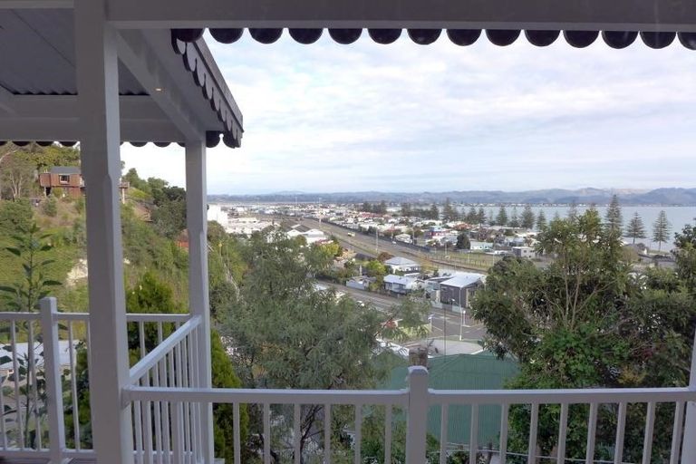 Photo of property in 5 Kowhai Road, Bluff Hill, Napier, 4110