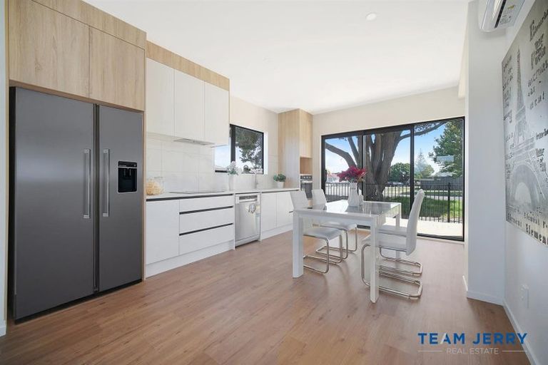 Photo of property in 1/32 Sunlands Drive, Manurewa, Auckland, 2102