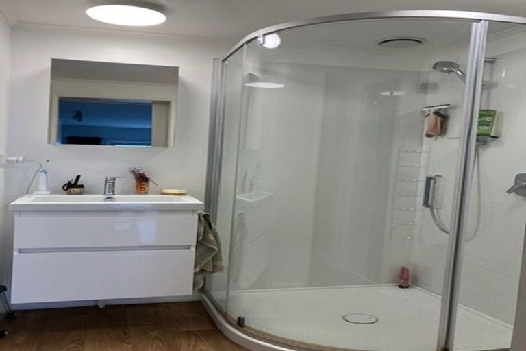 Photo of property in 48 Huntingdon Street, Northland, Wellington, 6012