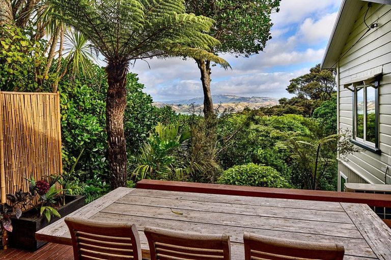 Photo of property in 98 Motuhara Road, Plimmerton, Porirua, 5026