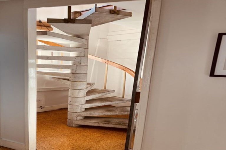 Photo of property in 1 Glenbervie Terrace, Thorndon, Wellington, 6011