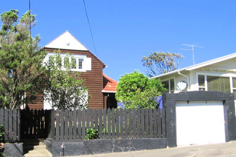 Photo of property in 59 Eden Street, Island Bay, Wellington, 6023