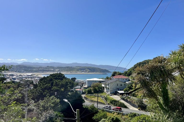 Photo of property in 94 Sutherland Road, Melrose, Wellington, 6023