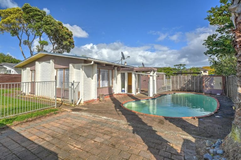 Photo of property in 10 Sealand Place, Mangere Bridge, Auckland, 2022