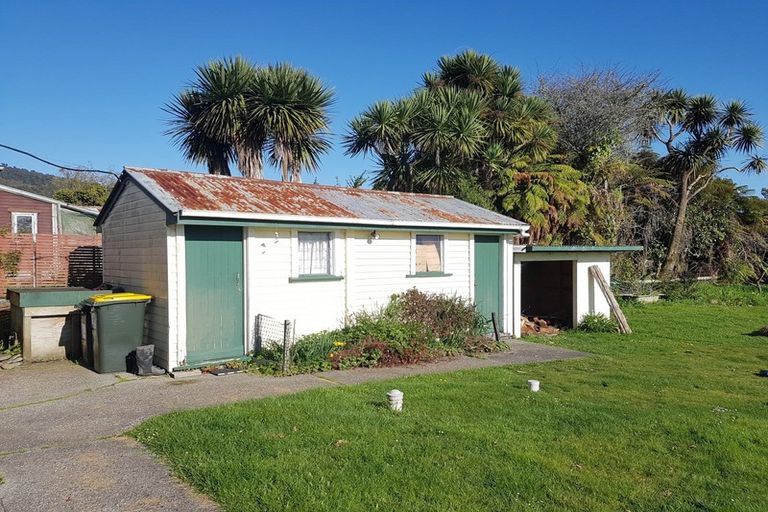 Photo of property in 37 Aylmer Street, Ross, 7812