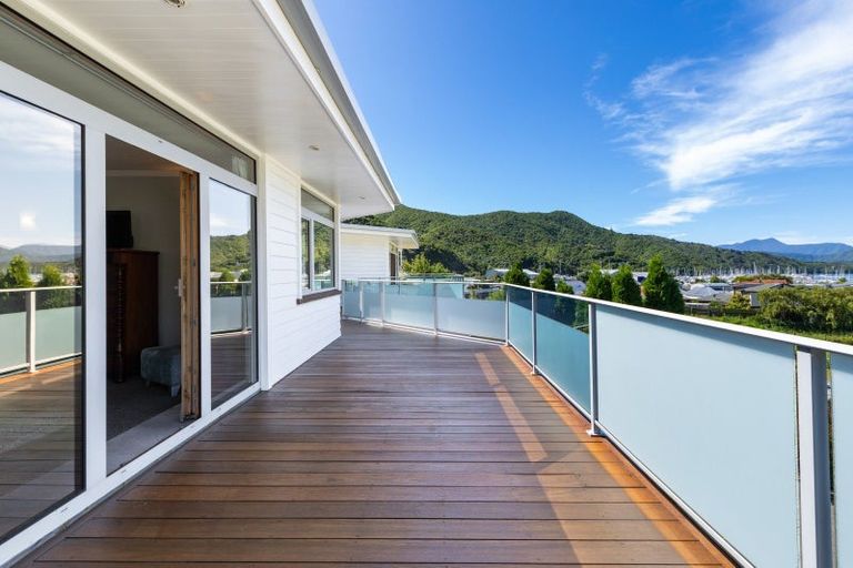 Photo of property in 251b Waikawa Road, Waikawa, Picton, 7220