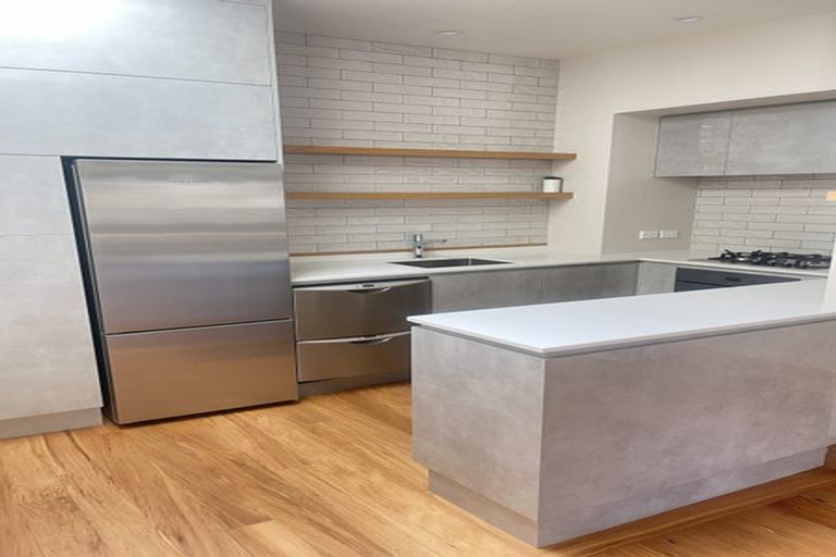 Photo of property in 16 Glenbervie Terrace, Thorndon, Wellington, 6011