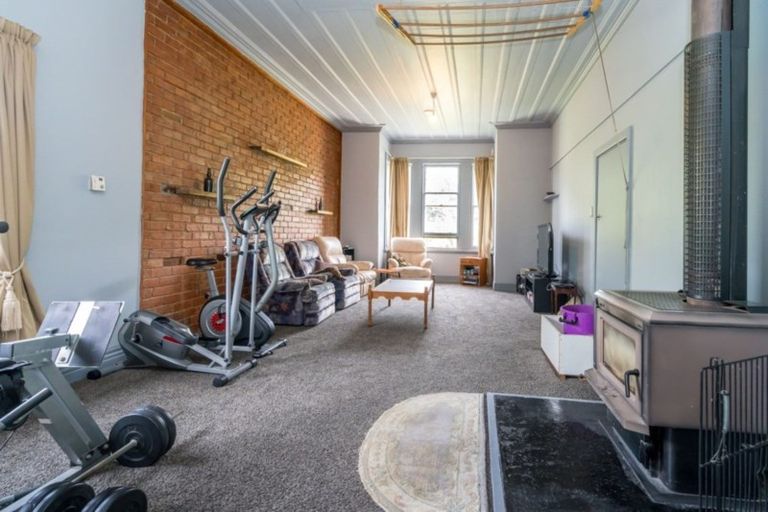 Photo of property in 32 Irvine Street, Lawrence, 9532