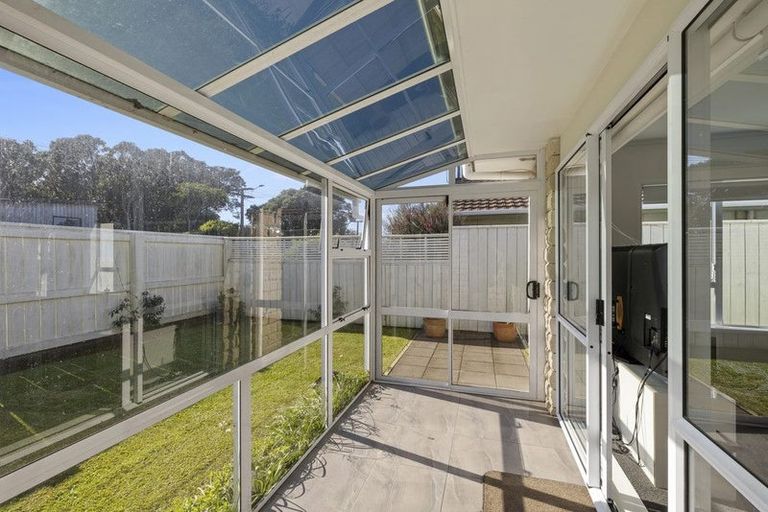 Photo of property in 31 Barrett Street, Westown, New Plymouth, 4310