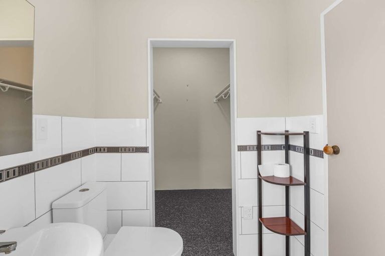 Photo of property in 3 Kirkcaldie Grove, Levin, 5510