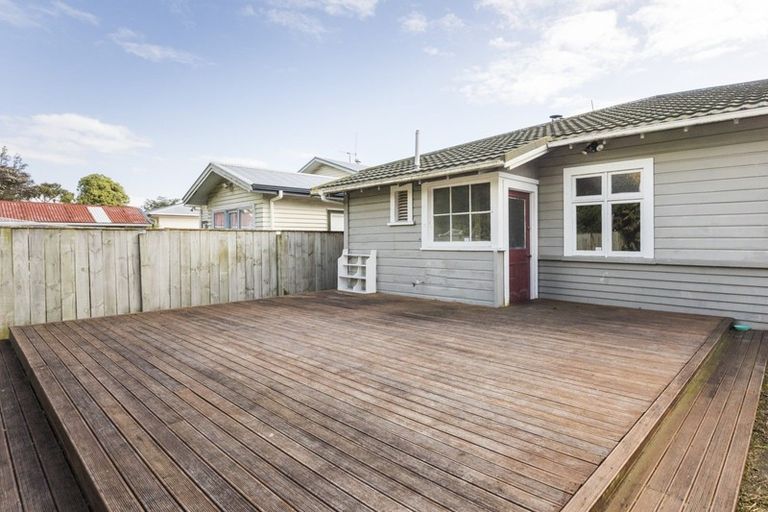 Photo of property in 20 Shamrock Street, Takaro, Palmerston North, 4412