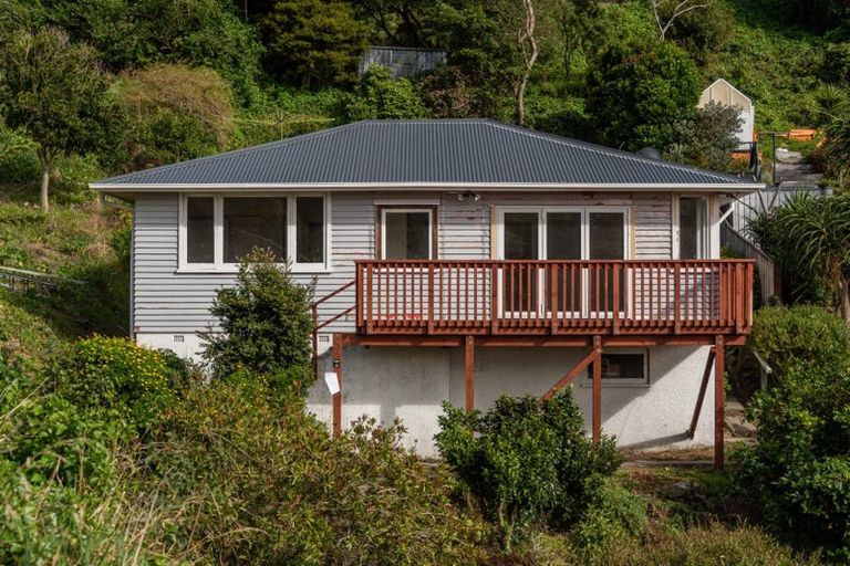 Photo of property in 2 Dunedin Terrace, Melrose, Wellington, 6023