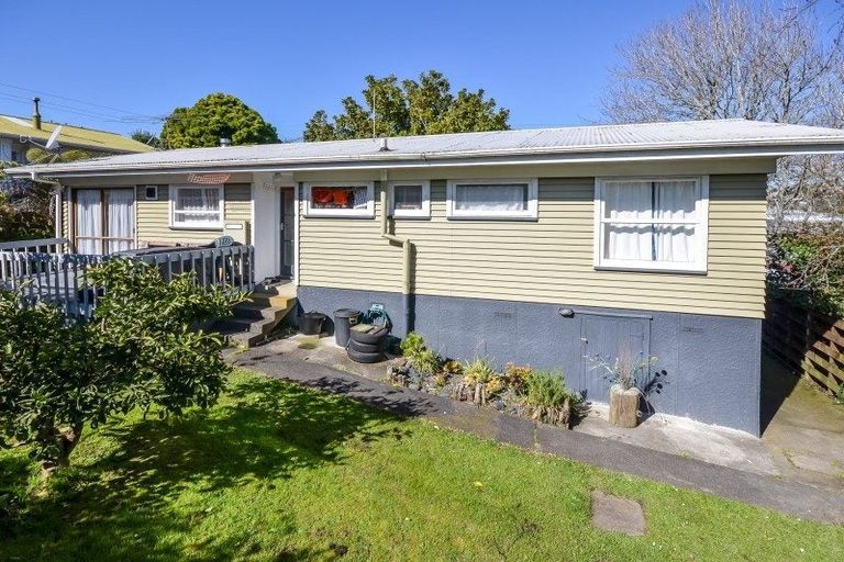 Photo of property in 154 Archers Road, Glenfield, Auckland, 0629