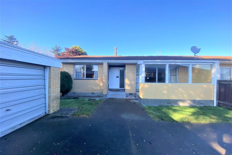 Photo of property in 2/26 Gladson Avenue, Sockburn, Christchurch, 8042