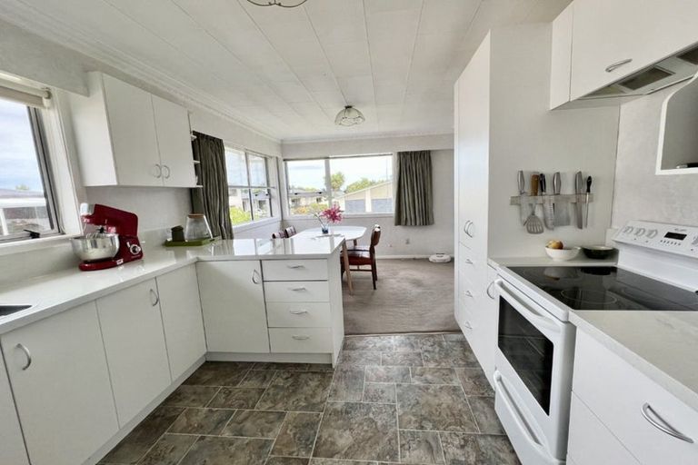 Photo of property in 32 Kildare Drive, Waikiwi, Invercargill, 9810