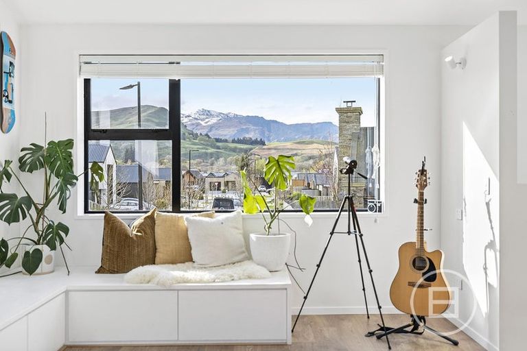 Photo of property in 15 Lorne Street, Lake Hayes, Queenstown, 9304