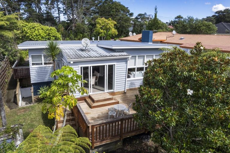 Photo of property in 11 Golf Road, New Lynn, Auckland, 0600