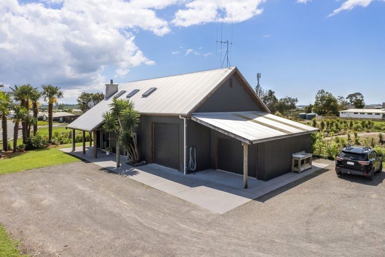 Photo of property in 340 Omokoroa Road, Omokoroa, 3114