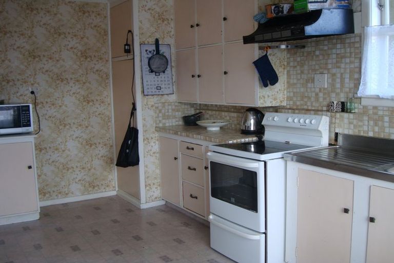 Photo of property in 16 Jollie Road, Twizel, 7901