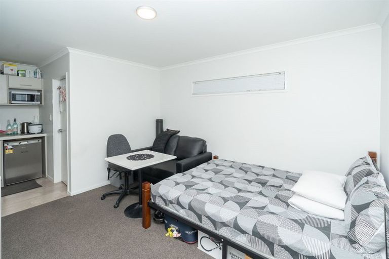 Photo of property in 2/30 Hunter Street, Hamilton Lake, Hamilton, 3204