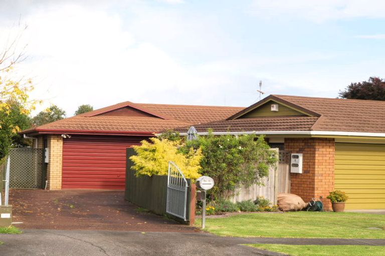 Photo of property in 34 Golfland Drive, Golflands, Auckland, 2013