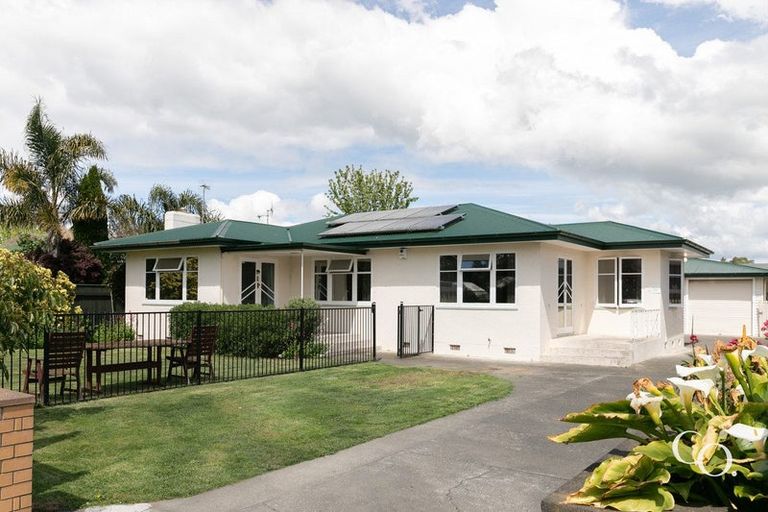 Photo of property in 24 Mill Road, Clive, 4102