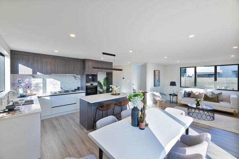 Photo of property in 18b Mackenzie Street, Te Atatu South, Auckland, 0610