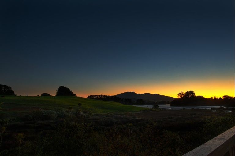 Photo of property in 25 Robertson Street, Raglan, 3225