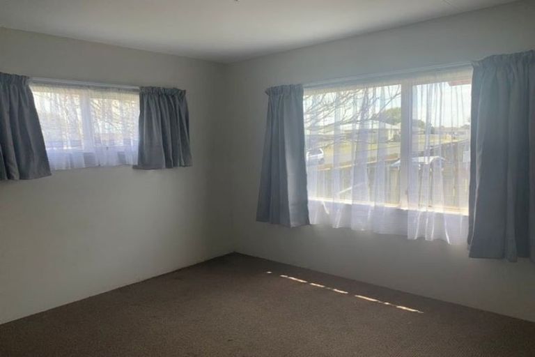 Photo of property in 29 Barneys Farm Road, Clendon Park, Auckland, 2103