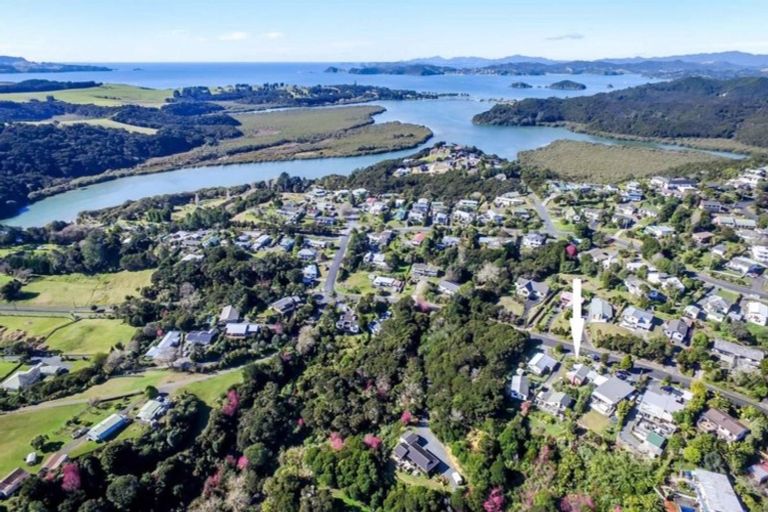 Photo of property in 14 Falls View Road, Haruru, 0204