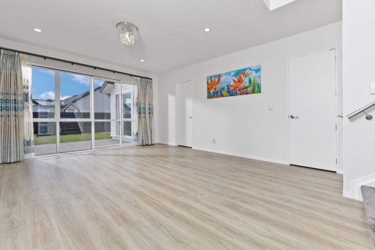 Photo of property in 208 Wainui Road, Silverdale, 0932