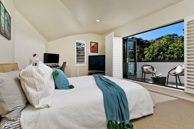 Photo of property in 14 Remu Place, Greenhithe, Auckland, 0632