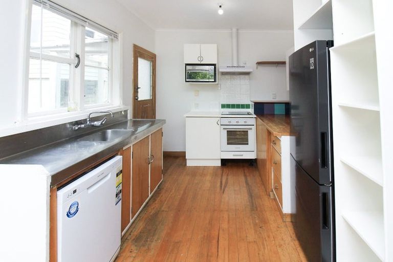 Photo of property in 13 Aplin Terrace, Ngaio, Wellington, 6035