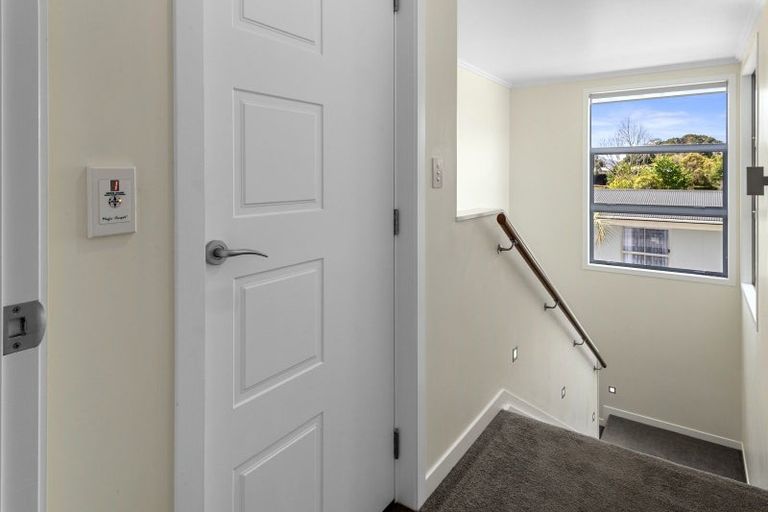 Photo of property in 2 Graham Street, One Tree Point, 0118