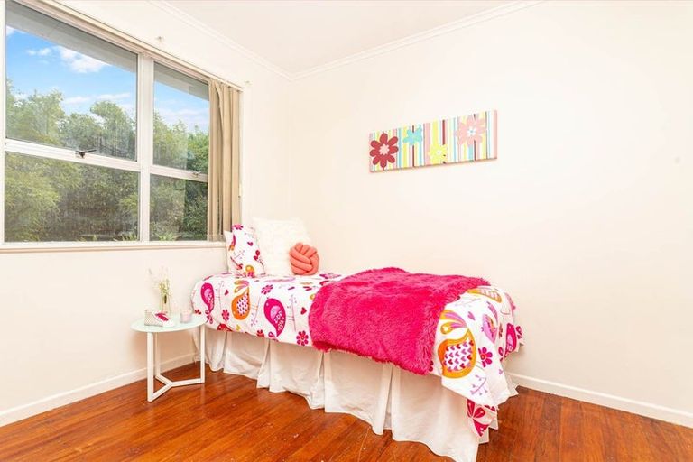 Photo of property in 32 Kelkirk Street, Kelston, Auckland, 0602