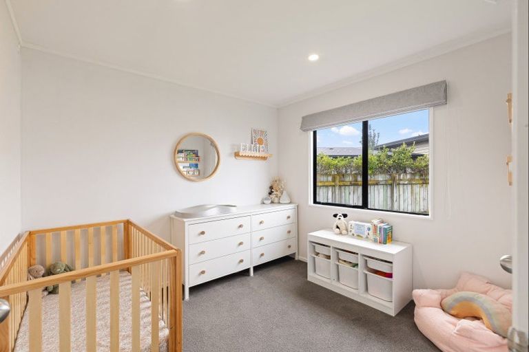 Photo of property in 100 Hillcrest Drive, Kelvin Grove, Palmerston North, 4414