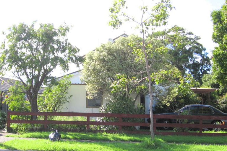 Photo of property in 2/150 Bucklands Beach Road, Bucklands Beach, Auckland, 2012