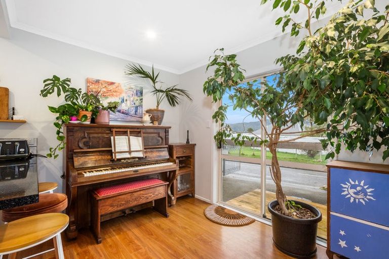 Photo of property in 32 Ruthven Road, Wainuiomata, Lower Hutt, 5014