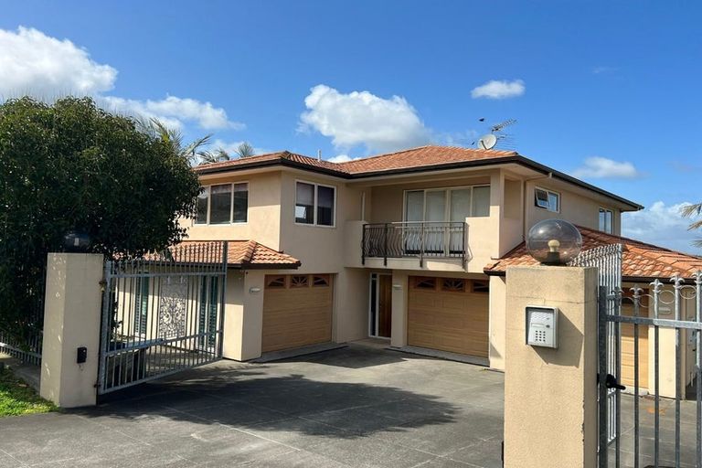 Photo of property in 34 Fairchild Avenue, Goodwood Heights, Auckland, 2105