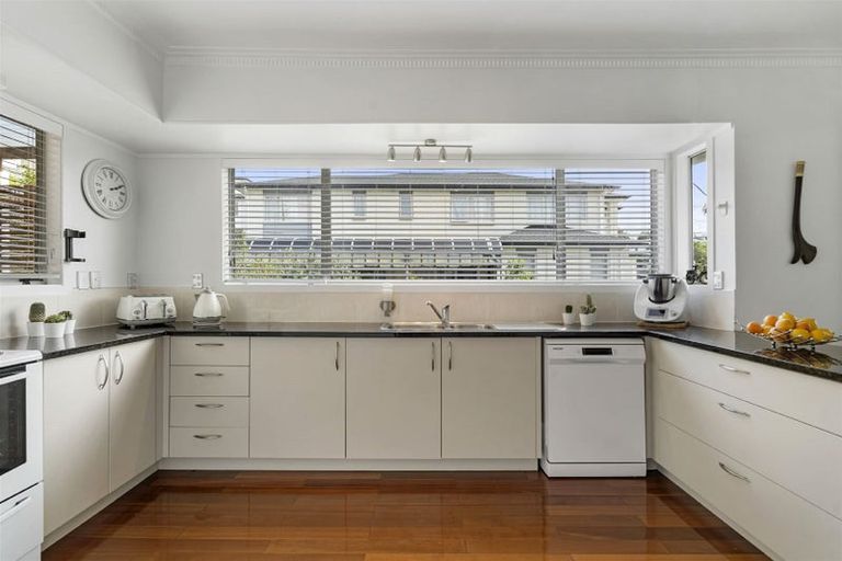 Photo of property in 1/28 Hart Road, Hauraki, Auckland, 0622