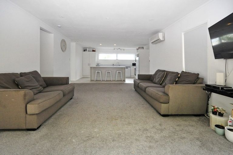 Photo of property in 7a Eagle Place, Red Beach, 0932