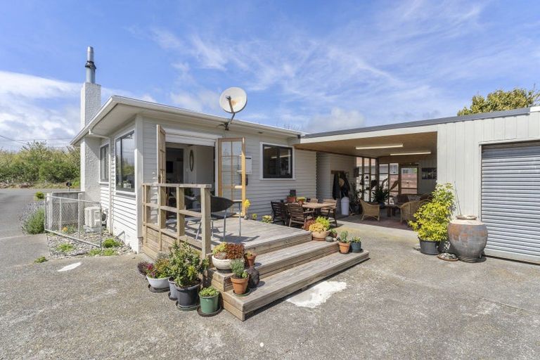 Photo of property in 21 Old Coach Road South, Otaki Beach, Otaki, 5512