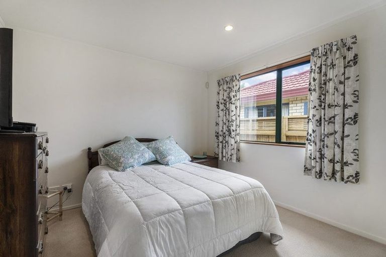 Photo of property in 28 Red Hibiscus Road, Stanmore Bay, Whangaparaoa, 0932
