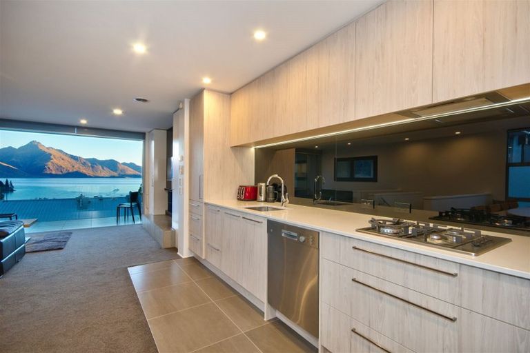 Photo of property in The Beeches Apartments, 13/60 Hallenstein Street, Queenstown, 9300